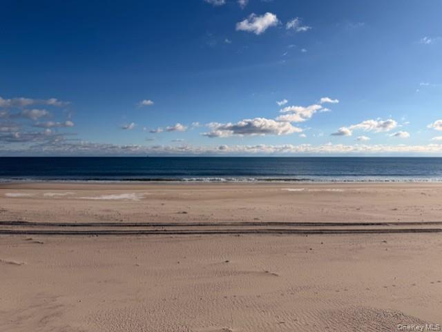 Building Photo - 409A Dune Rd