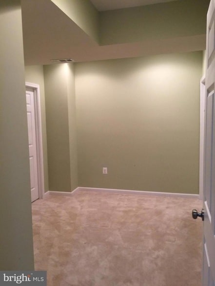 Building Photo - 43165 Barnstead Dr