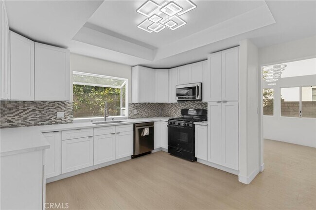 Building Photo - 23234 Valerio St