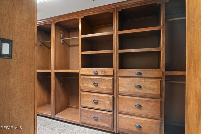 Building Photo - 6204 Pinehurst Dr