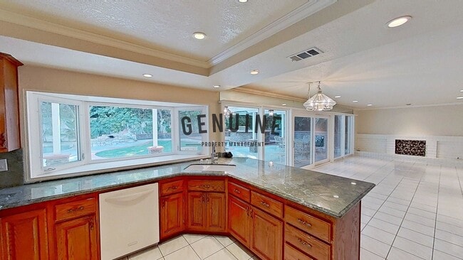 Building Photo - Large 4 Bedroom House with Pebble Bottom Pool - Backyard Oasis!