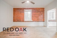 Building Photo - 516 N Harvard Blvd