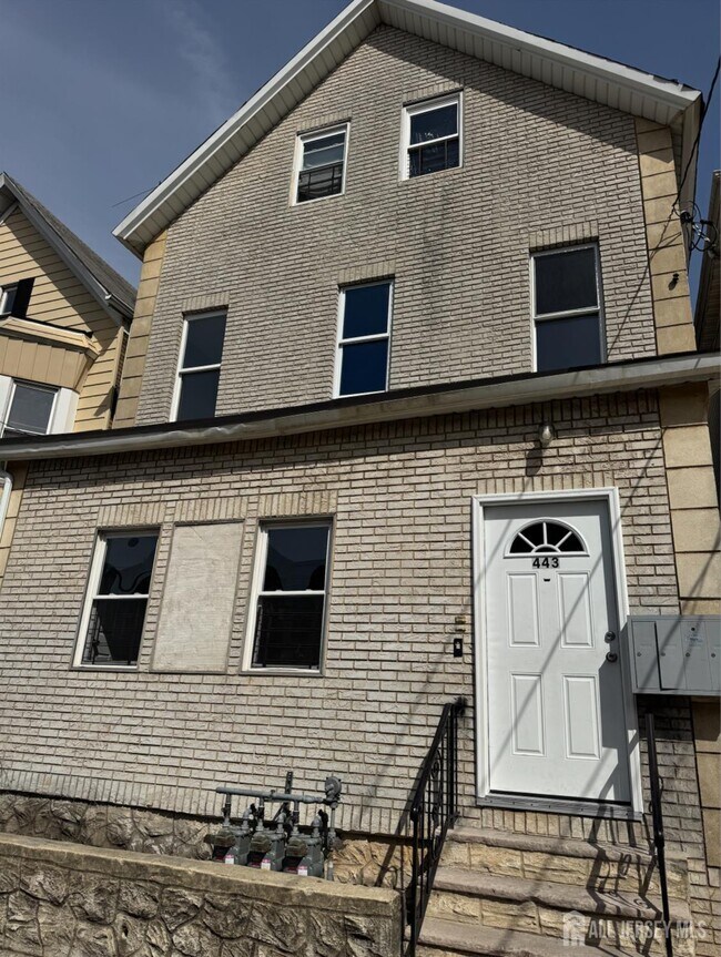 Building Photo - 443 Fulton St