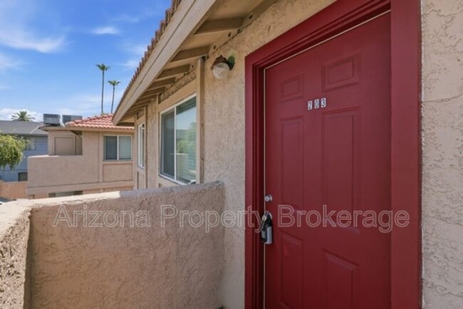 Building Photo - 603 W Rio Salado Pkwy