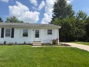 Building Photo - 3230 Aqueduct Dr