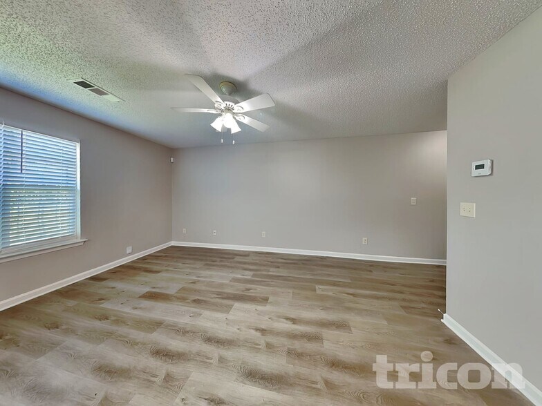 Building Photo - 740 Parkway Rd