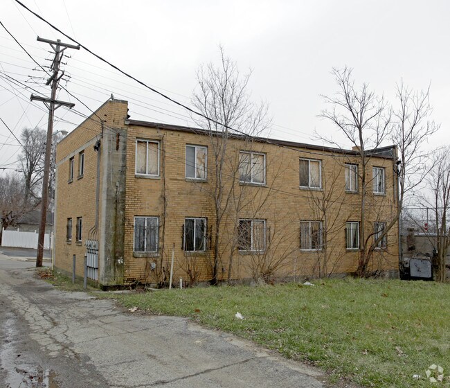Building Photo - 1111 Rosedale Dr
