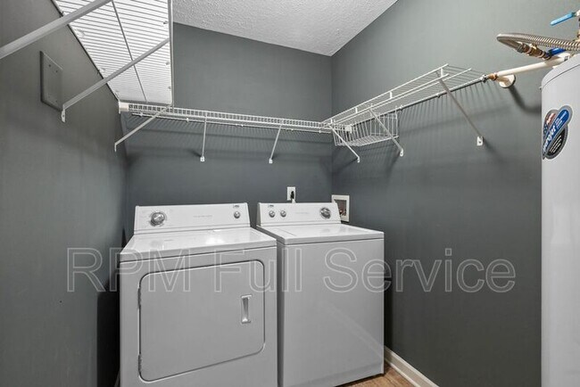 Building Photo - 3410 Risen Star Dr