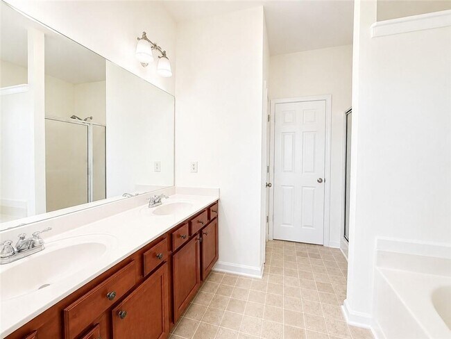 Building Photo - 3487 Harvest Ridge Ln NE