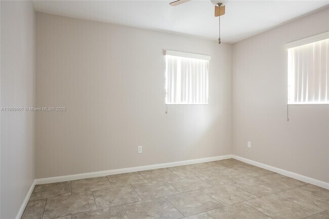 Building Photo - 25 Robalo Ct