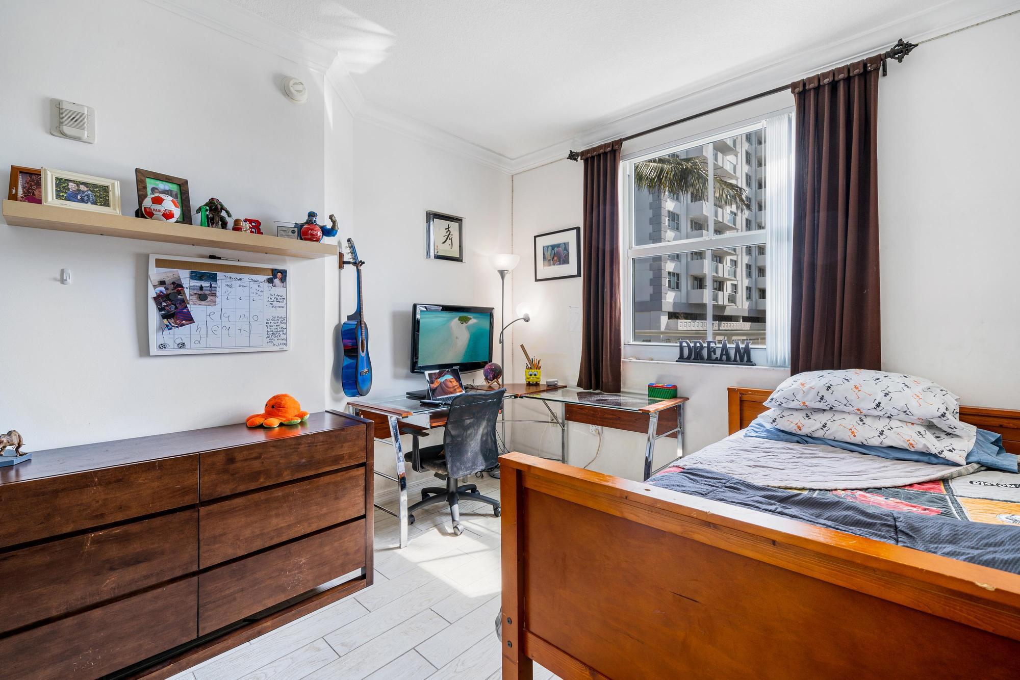 Building Photo - 9172 Collins Ave