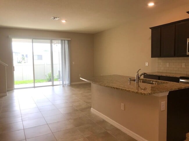 Building Photo - 3/2.5 GATED COMMUNITY - TOWNHOUSE - GREAT SCHOOLS IN PALMER RANCH