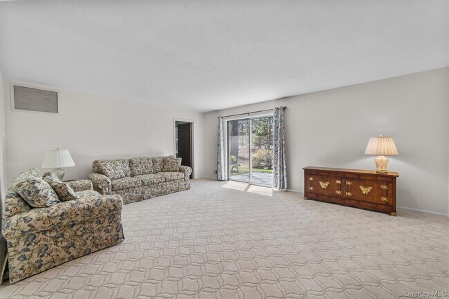 Building Photo - 164 Carriage Ct