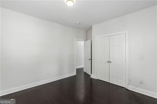 Building Photo - 954 Byron Dr SW
