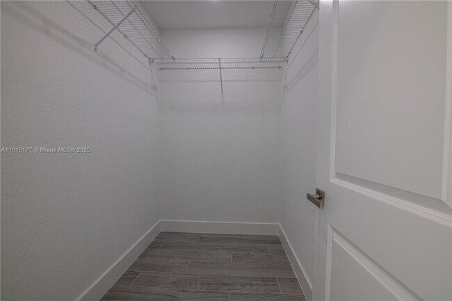 Building Photo - 497 Bounds St