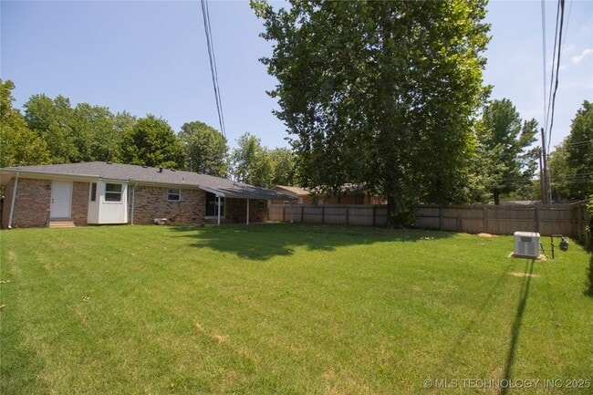 Building Photo - 5678 S Yorktown Pl