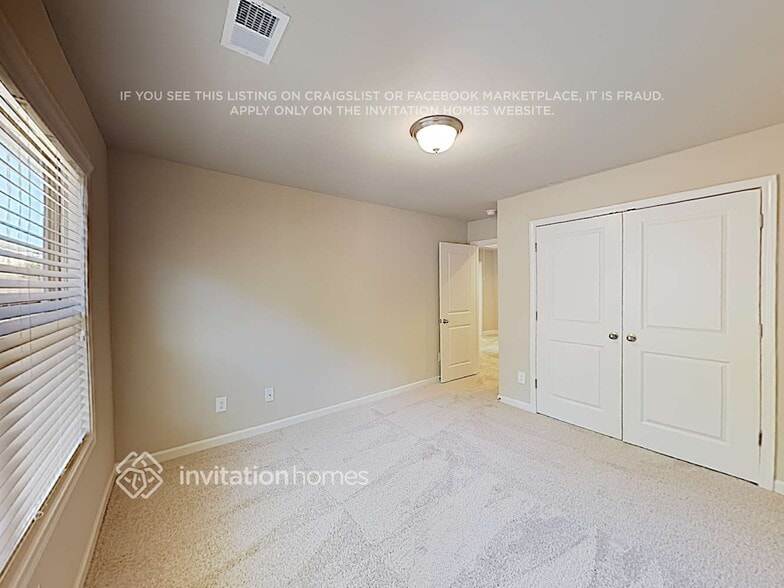 Building Photo - 1670 Riverpark Dr SE