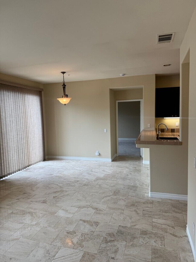 Building Photo - Beautiful 2 Bedroom/2 Bathroom + Bonus Room in Gated Community