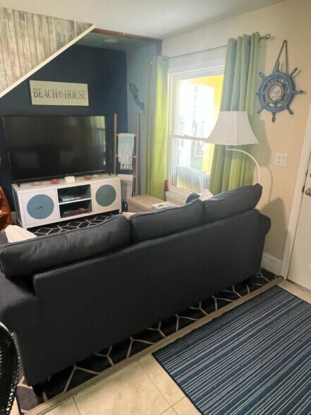 Building Photo - 818 N Central Ave