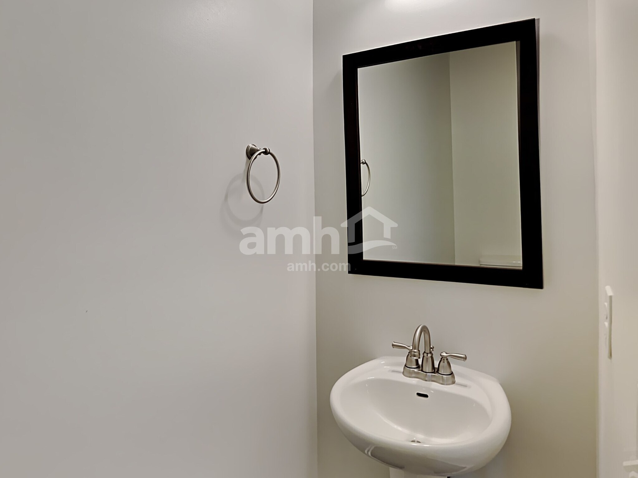 Building Photo - 1386 Key Manor Ln