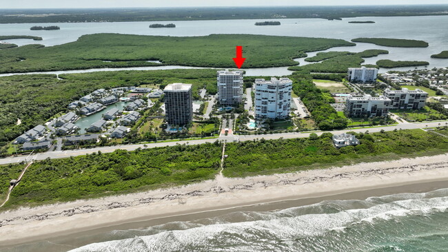 Building Photo - 5049 N Hwy A1A