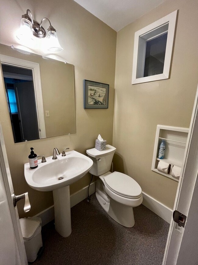 Building Photo - Fully Furnished and Fully Stocked Home For Rent Next to Cooper Park in Bozeman