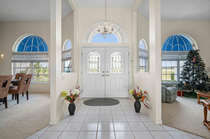 Building Photo - 12879 SW Kings Row