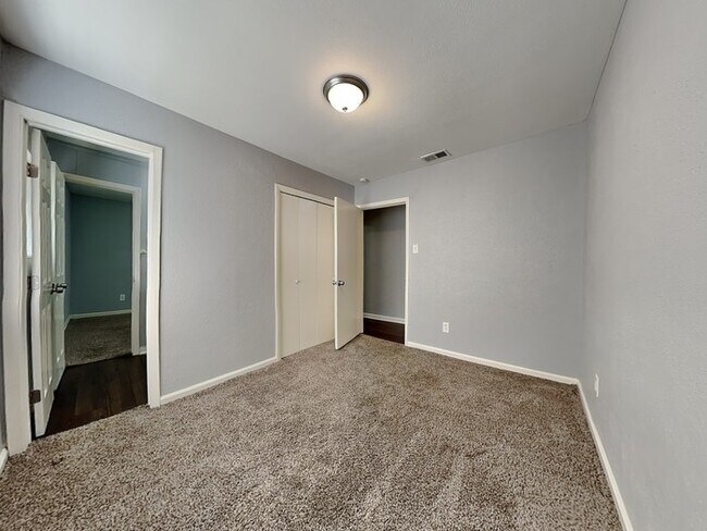 Building Photo - Heart of Garland Dream Home!