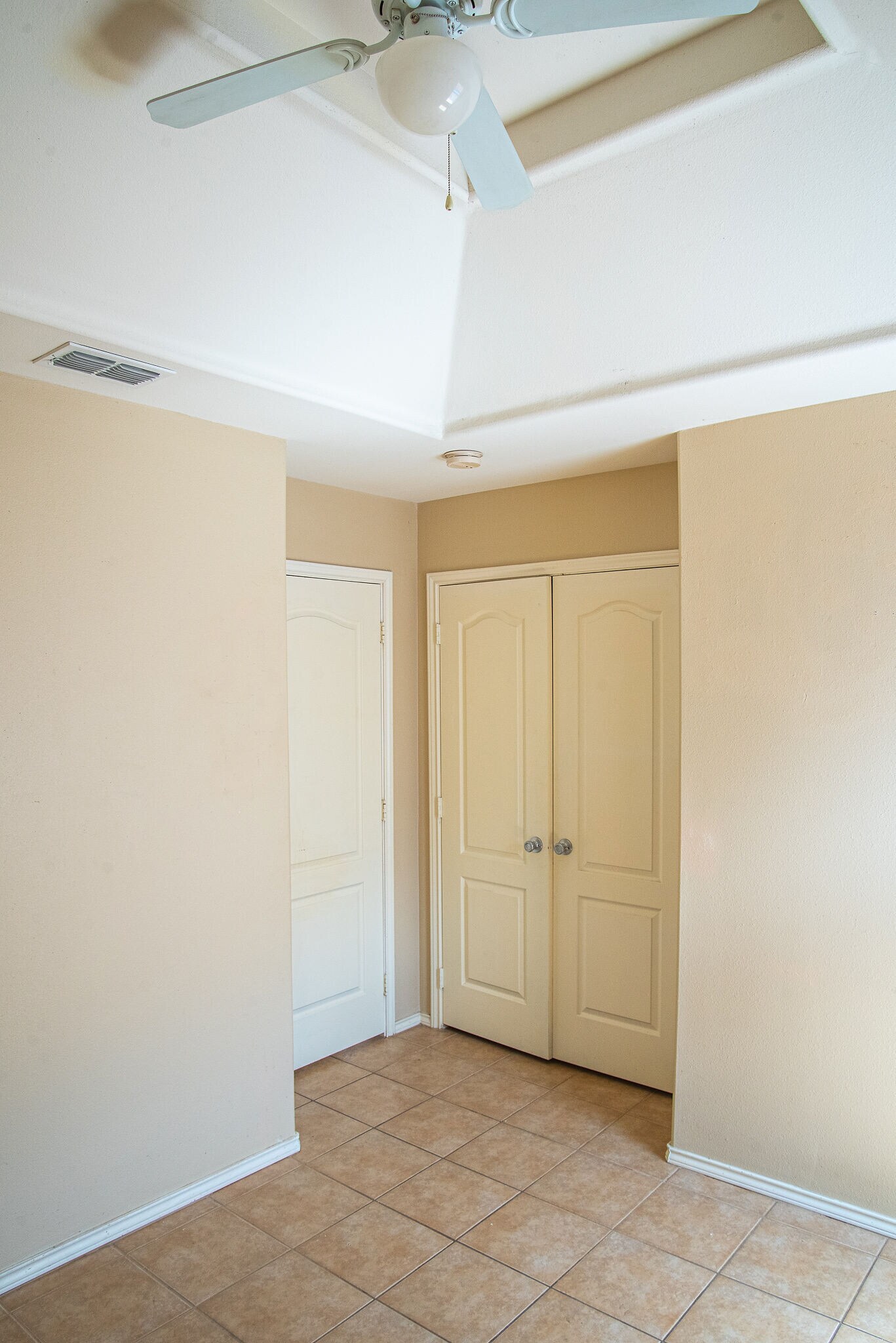 Building Photo - 1001 Cedarwood Dr