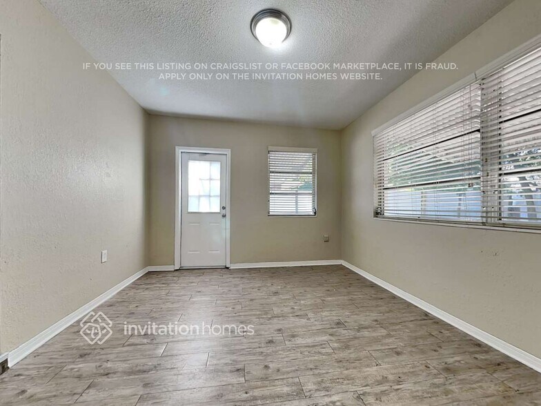 Building Photo - 1744 Bentley St