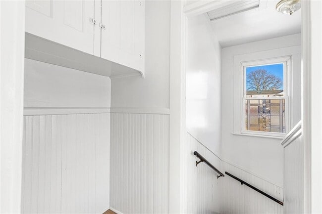 Building Photo - 2 Ann St