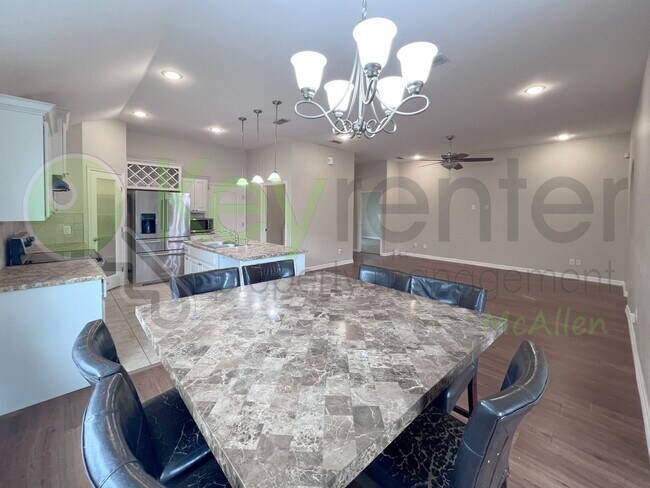 Building Photo - Beautiful 4bed/2bath home in Edinburg