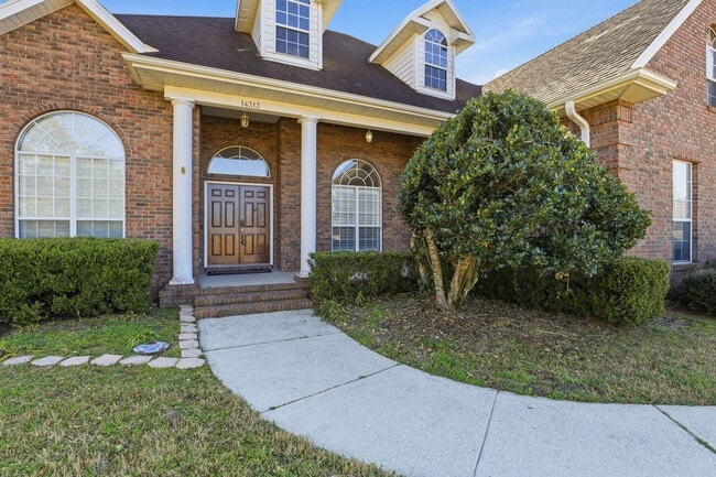 Building Photo - Ivy Park Brick Home 4 bedroom 3 1/2 baths