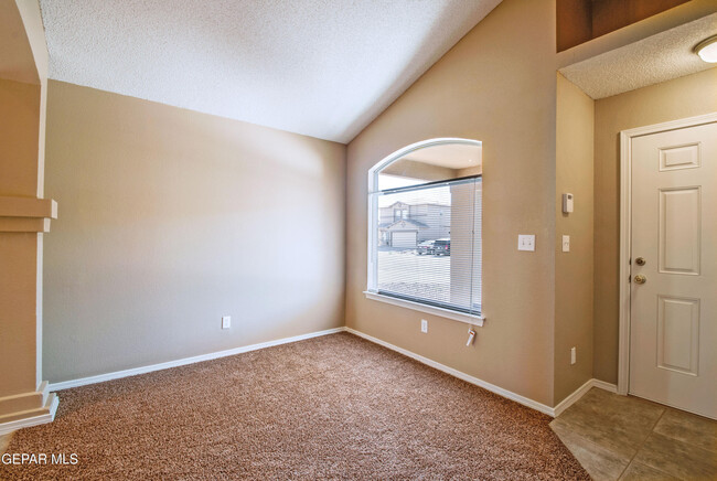 Building Photo - 7117 Mesquite Tree Ln