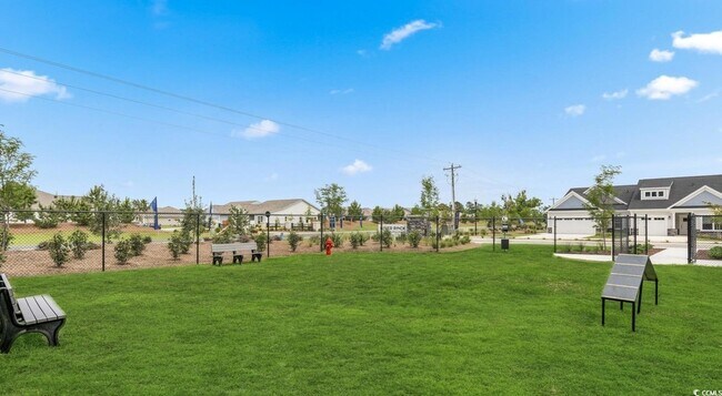 Building Photo - 31 Quaker Rdg Dr