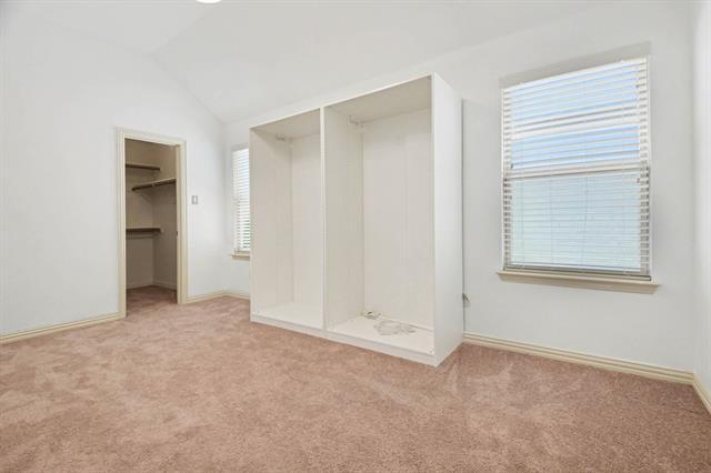 Building Photo - 708 Yarrow St