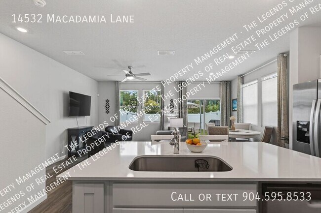 Building Photo - 14532 Macadamia Ln