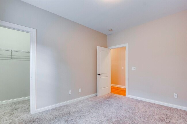 Building Photo - 239 Chippewa Dr