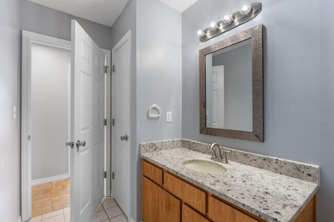 Building Photo - 8828 Arlington Ln