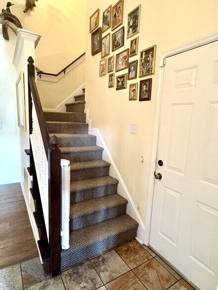 Building Photo - 1433 Greenside Dr
