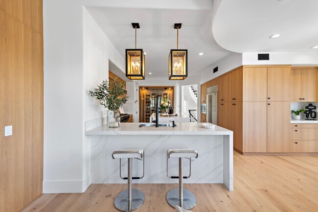 Building Photo - 84 Sidney Bay Dr