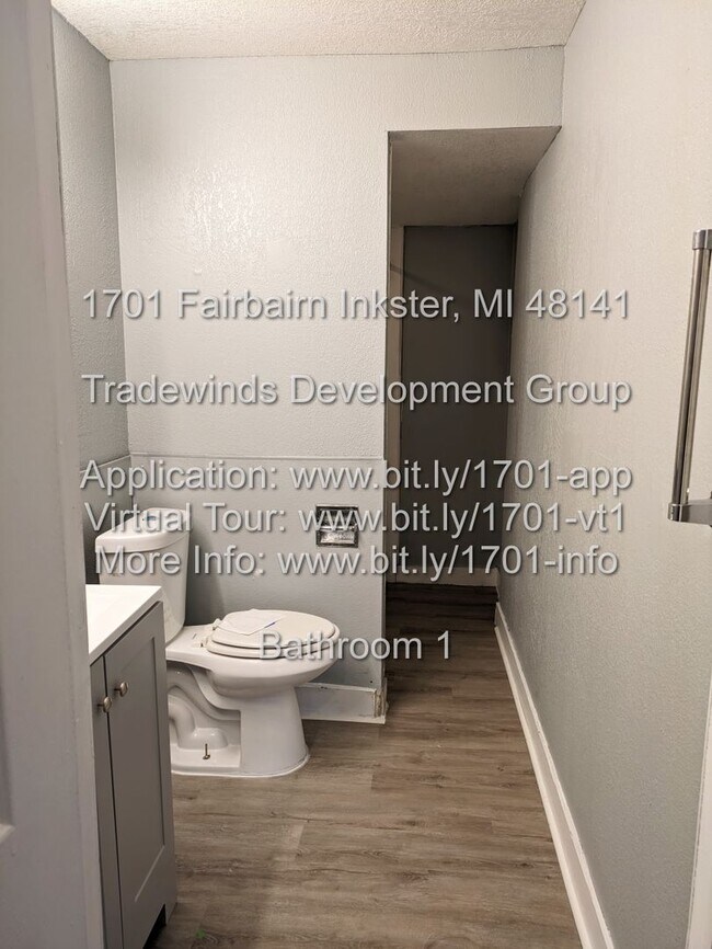 Building Photo - 1701 Fairbairn St