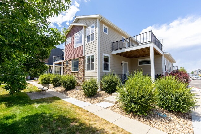 Primary Photo - 6bd/4.5 bath home in Southwest Longmont!