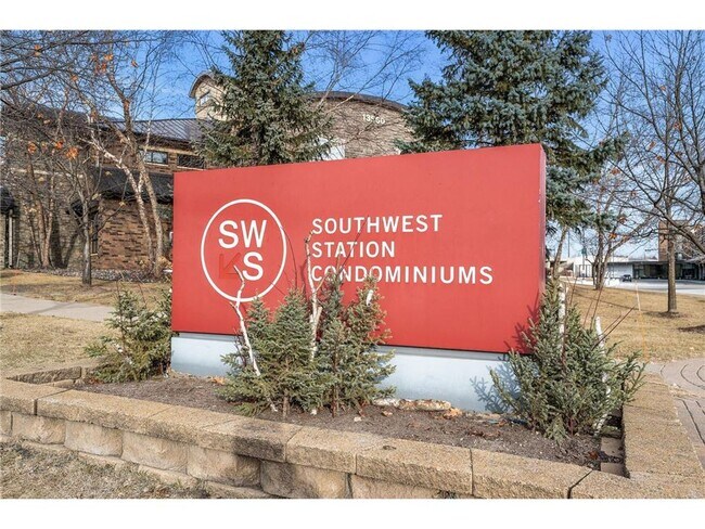 Building Photo - Sparkling 2 Bedroom Condo in Southwest Sta...