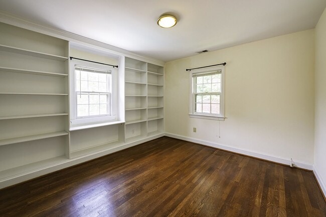Building Photo - NW DC - Timeless Elegance Meets Modern Comfort in AU Park (with Pool!)