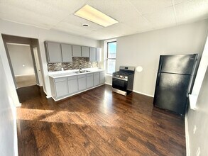 Building Photo - 1 Russell Pl