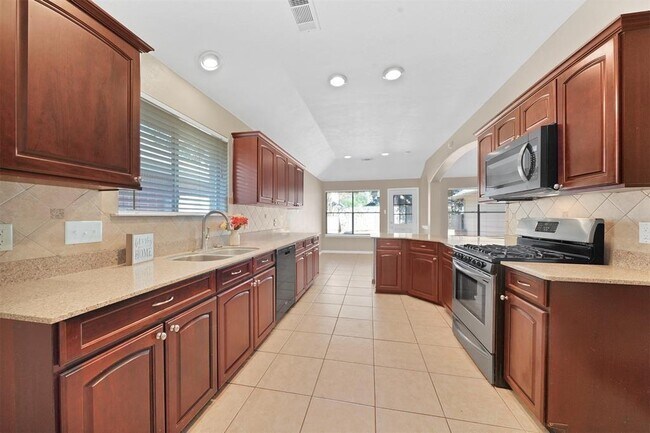 Building Photo - 18326 Cobblestone Dr