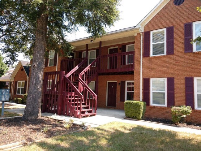 Building Photo - 2422 Windover Place