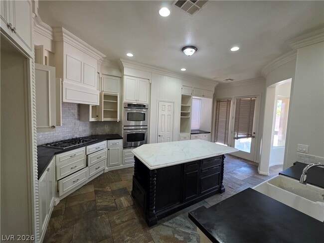 Building Photo - 9338 Wilderness Glen Ave