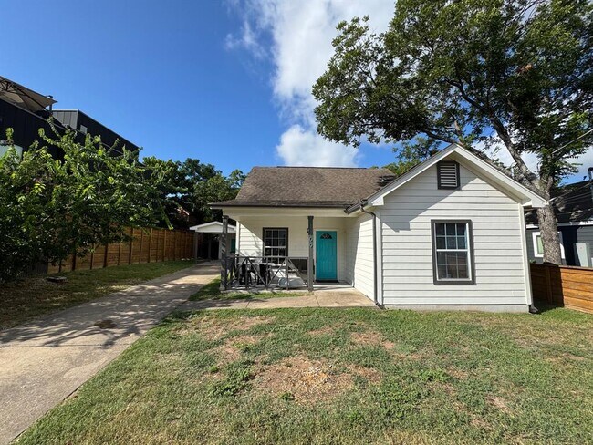 Primary Photo - 1109 Myrtle St